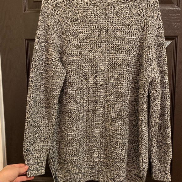 BDG sweater! - Picture 3 of 3